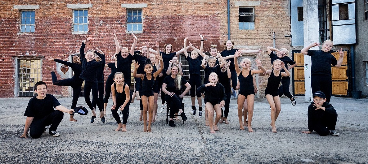 SteppingOUT pupils